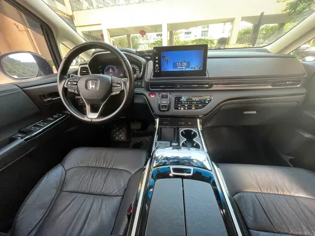 Honda Odyssey — Фото автомобиля 11