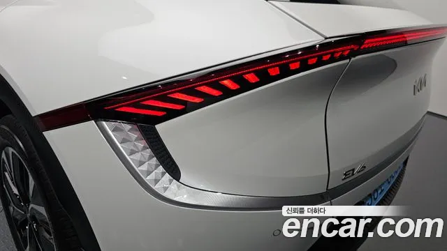 Kia EV6 Standard 4WD — Фото автомобиля 23