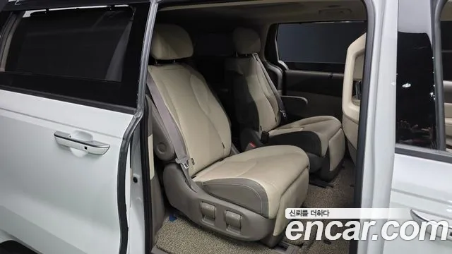 Kia Canival Carnival 4 поколение Бензин 7 мест Noblesse — Фото автомобиля 12