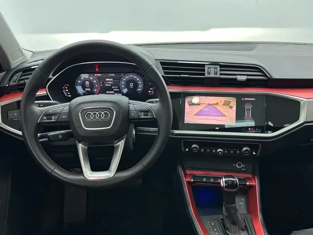 Audi Q3 — Фото автомобиля 10