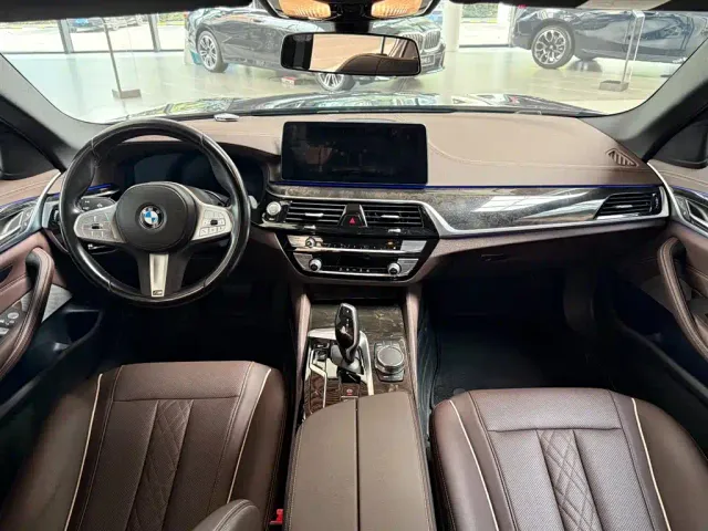 BMW 5 Series — Фото автомобиля 4