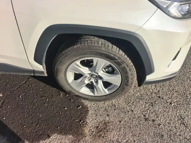 Toyota RAV4 — Фото автомобиля 6