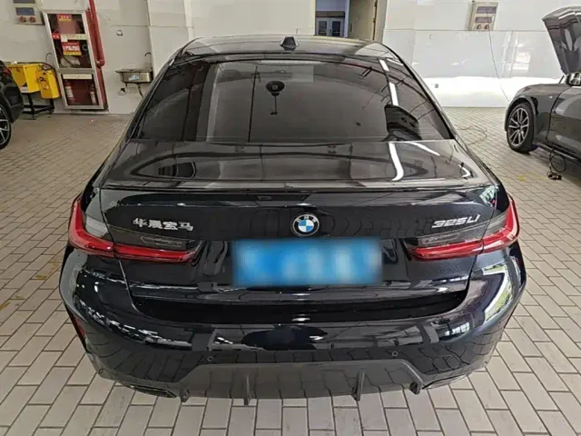 BMW 3 Series — Фото автомобиля 5