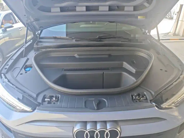 Audi Q6L e-tron — Фото автомобиля 24