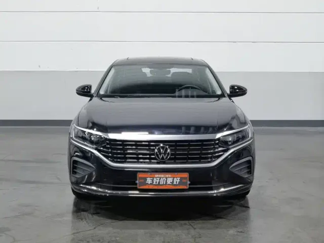 Volkswagen Passat — Фото автомобиля 3