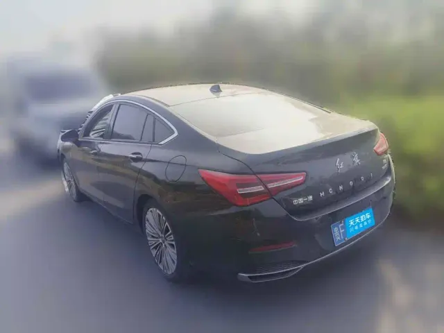 Hongqi H5 — Фото автомобиля 5