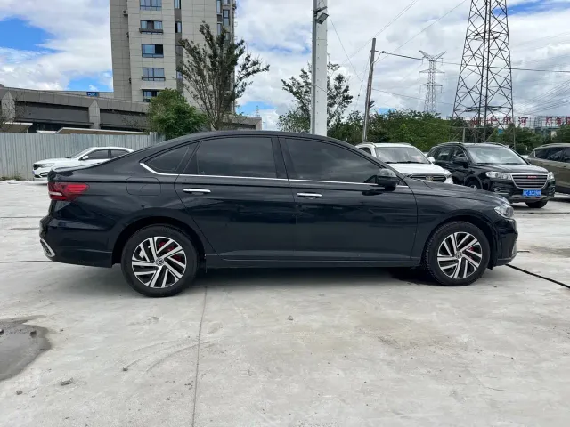 Volkswagen Lavida — Фото автомобиля 4