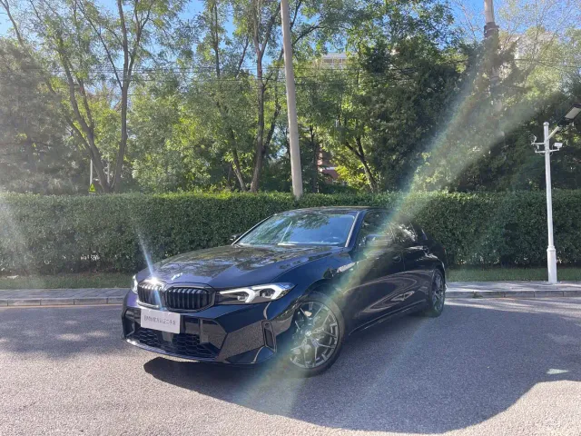 Фотография автомобиля — BMW 3 Series