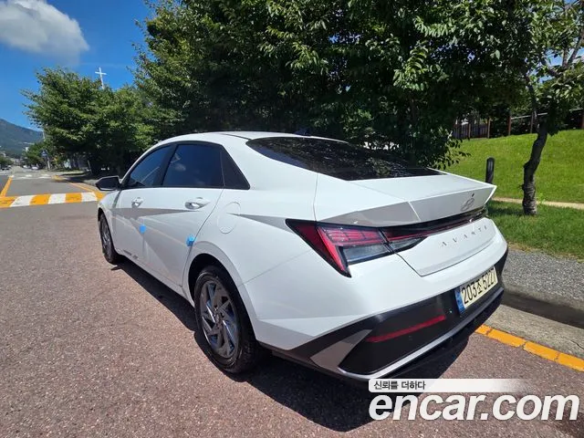 Hyundai AVANTE — Фото автомобиля 4