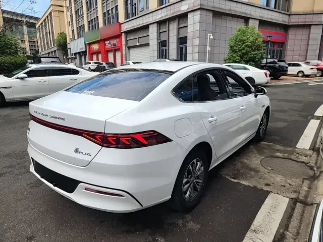 BYD Qin PLUS — Фото автомобиля 6