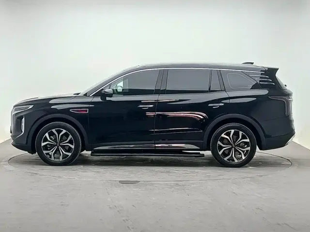 Hongqi HS7 — Фото автомобиля 2