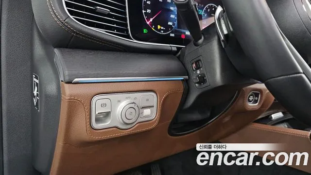 Mercedes-Benz GLE-Class — Фото автомобиля 19