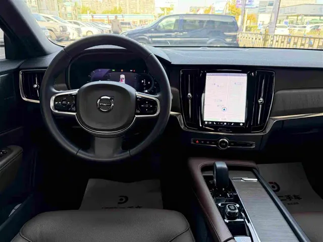 Volvo V90 — Фото автомобиля 14