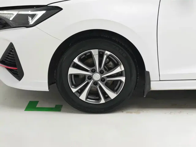 Changan Eado — Фото автомобиля 8