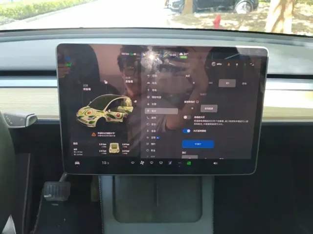 Tesla Model Y — Фото автомобиля 12