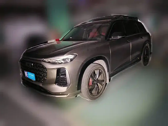 Фотография автомобиля — Audi Q6