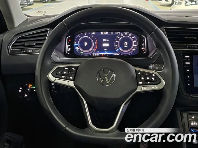 Volkswagen Tiguan — Фото автомобиля 4