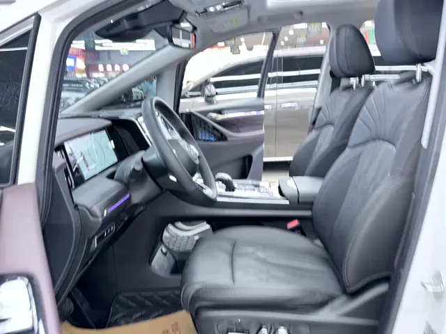 GAC Trumpchi M8 — Фото автомобиля 12