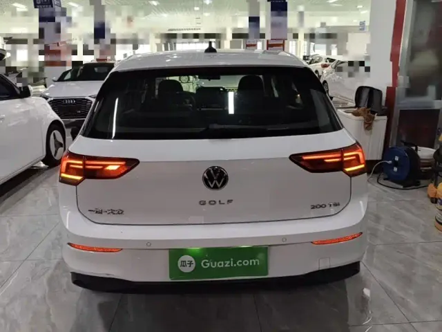 Volkswagen Golf — Фото автомобиля 3