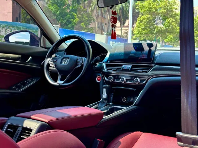 Honda Accord — Фото автомобиля 8