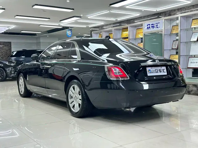 Rolls-Royce Ghost — Фото автомобиля 4