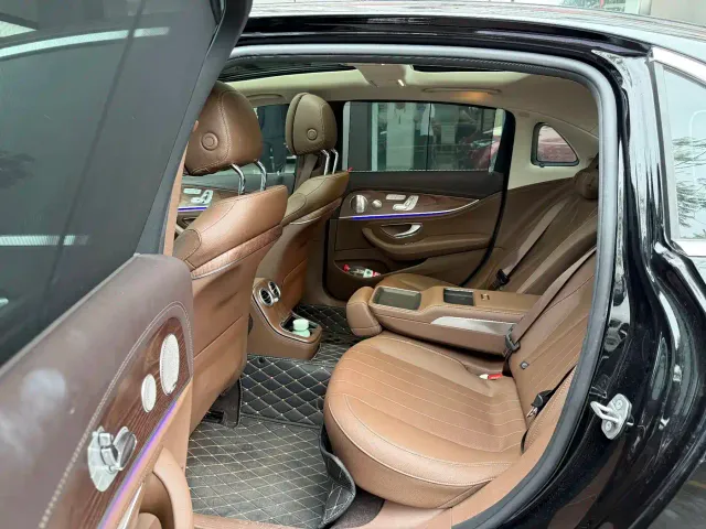 Mercedes-Benz E-Class — Фото автомобиля 10