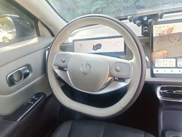 Leapmotor B10 — Фото автомобиля 10