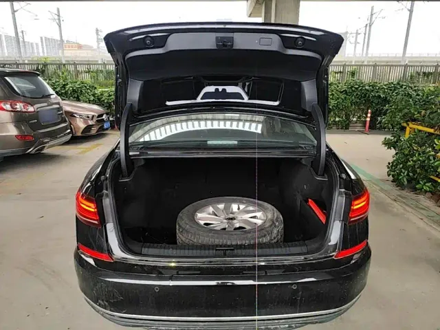 Volkswagen Passat — Фото автомобиля 18