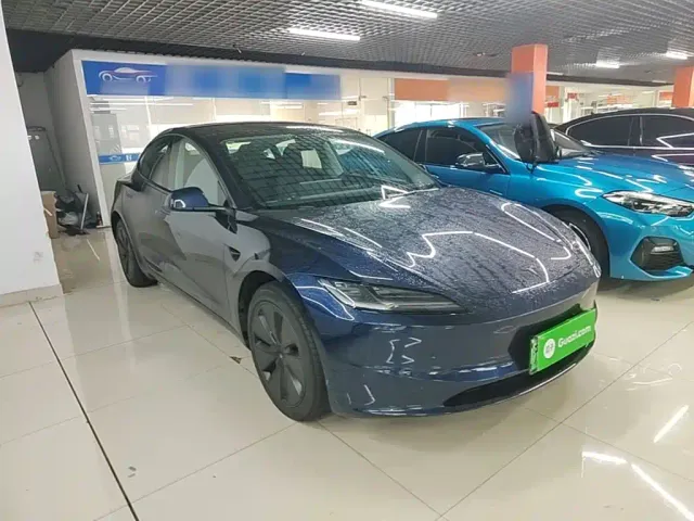 Tesla Model 3 — Фото автомобиля 3