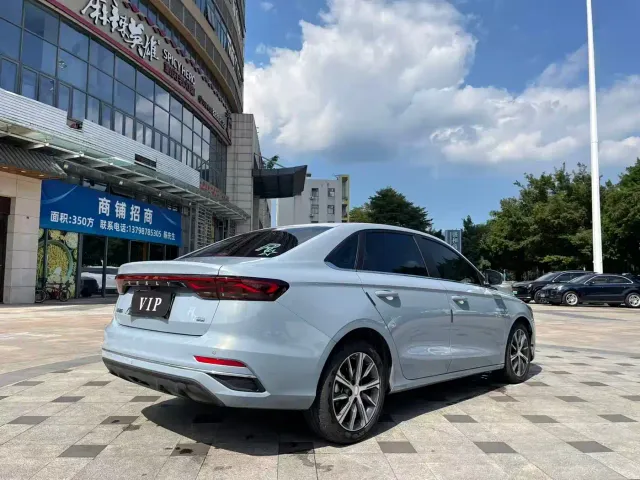 Geely Emgrand — Фото автомобиля 7