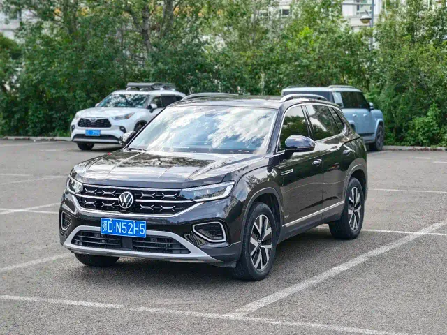Фотография автомобиля — Volkswagen Tayron