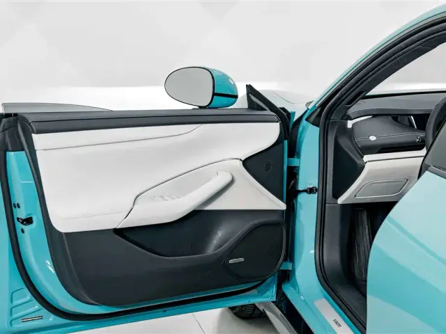 Xiaomi SU7 — Фото автомобиля 15