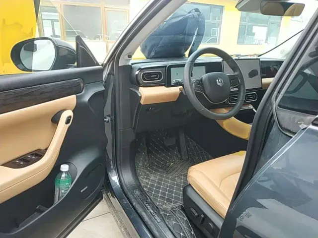Leapmotor C11 — Фото автомобиля 15