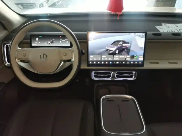 Leapmotor B10 — Фото автомобиля 9