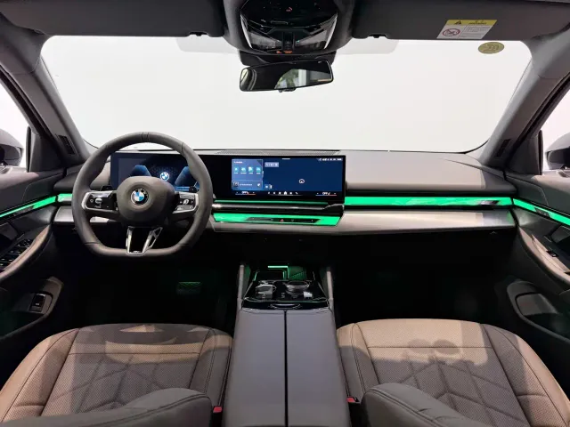 BMW 5 Series — Фото автомобиля 20