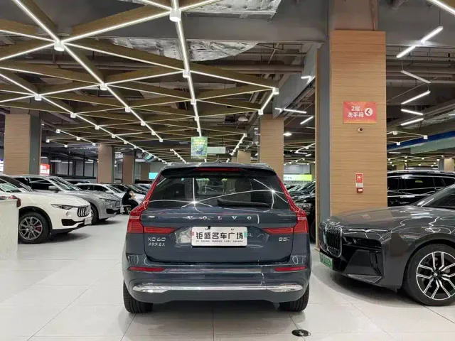 Volvo XC60 — Фото автомобиля 11