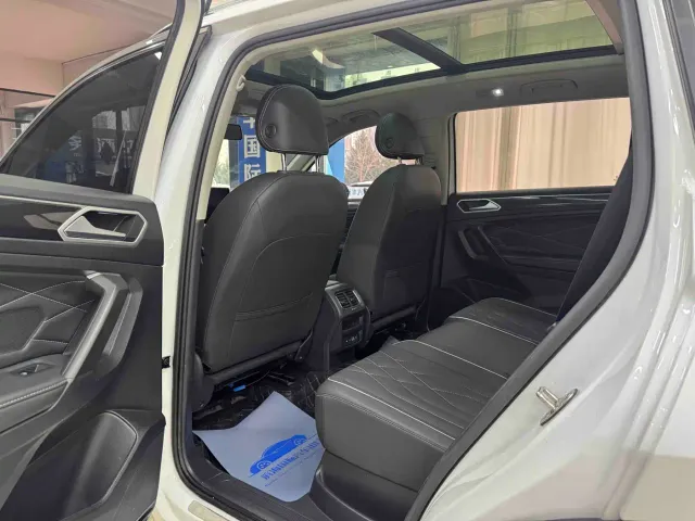 Volkswagen Tiguan L — Фото автомобиля 8