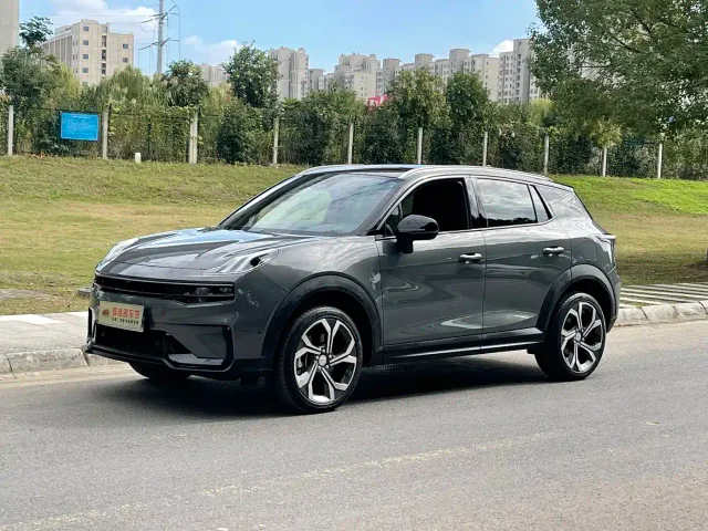 Фотография автомобиля — Lynk & Co 06