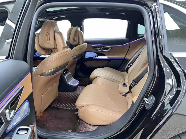 Mercedes-Benz E-Class — Фото автомобиля 15