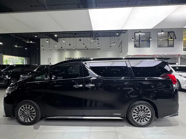 Lexus LM — Фото автомобиля 5