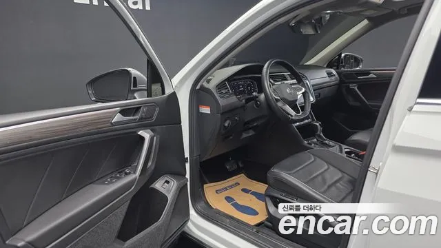 Volkswagen Tiguan — Фото автомобиля 10