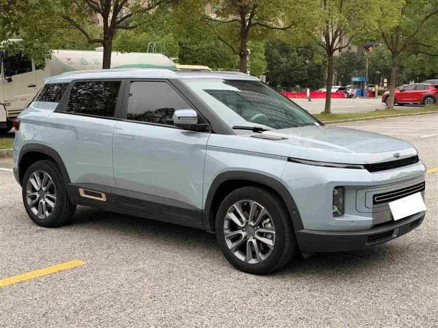 Geely ICON — Фото автомобиля 12