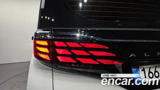 Toyota Alphard — Фото автомобиля 18