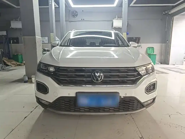 Volkswagen T-Roc — Фото автомобиля 2
