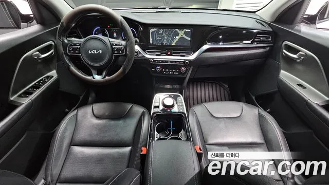 Kia Niro — Фото автомобиля 7