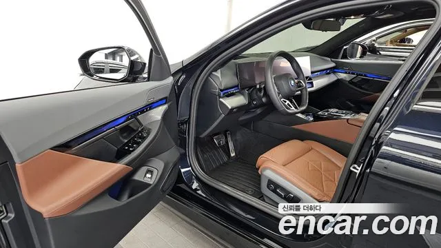 BMW 5-Series 5 серия (G60) — Фото автомобиля 9