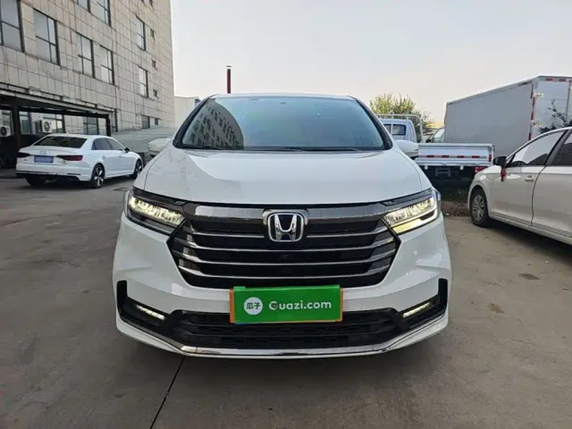 Honda Odyssey — Фото автомобиля 2