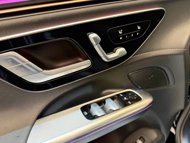 Mercedes-Benz EQE SUV — Фото автомобиля 12