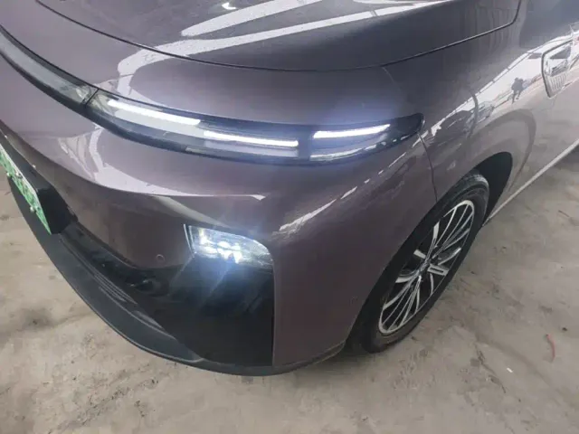 Leapmotor B10 — Фото автомобиля 23