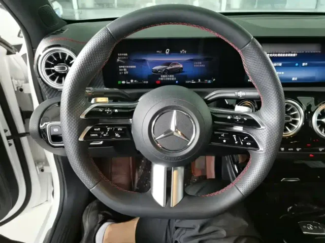 Mercedes-Benz A-Class — Фото автомобиля 10